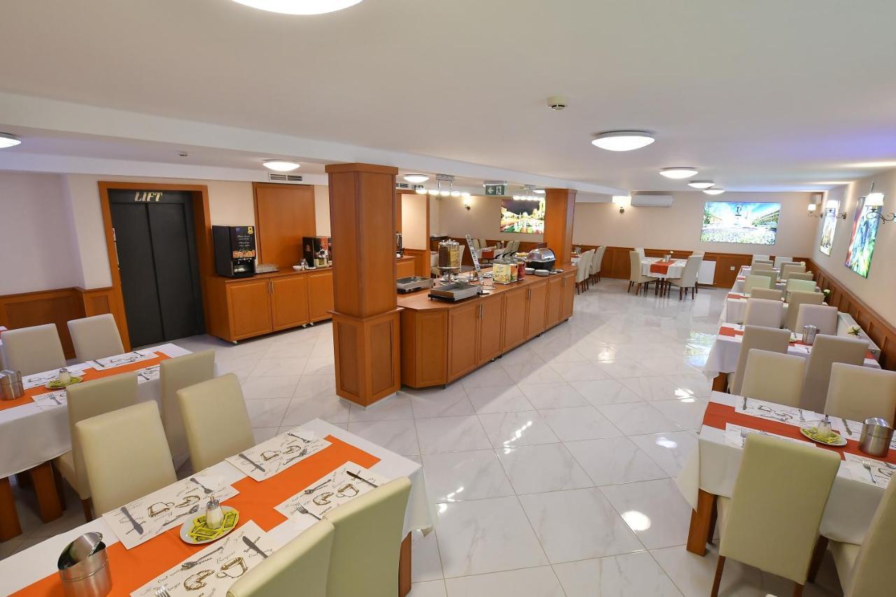 Hotel Barbakan Pecs Ngoại thất bức ảnh