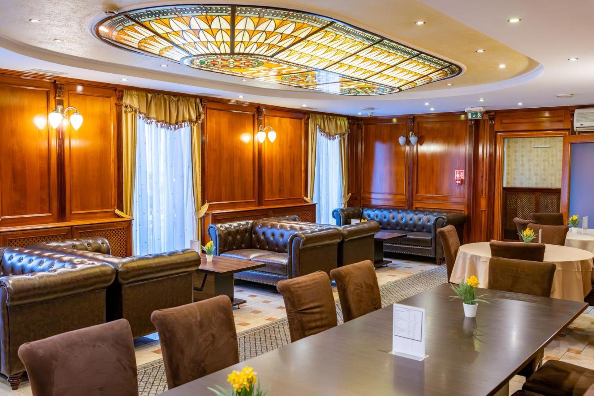 Hotel Barbakan Pecs Ngoại thất bức ảnh
