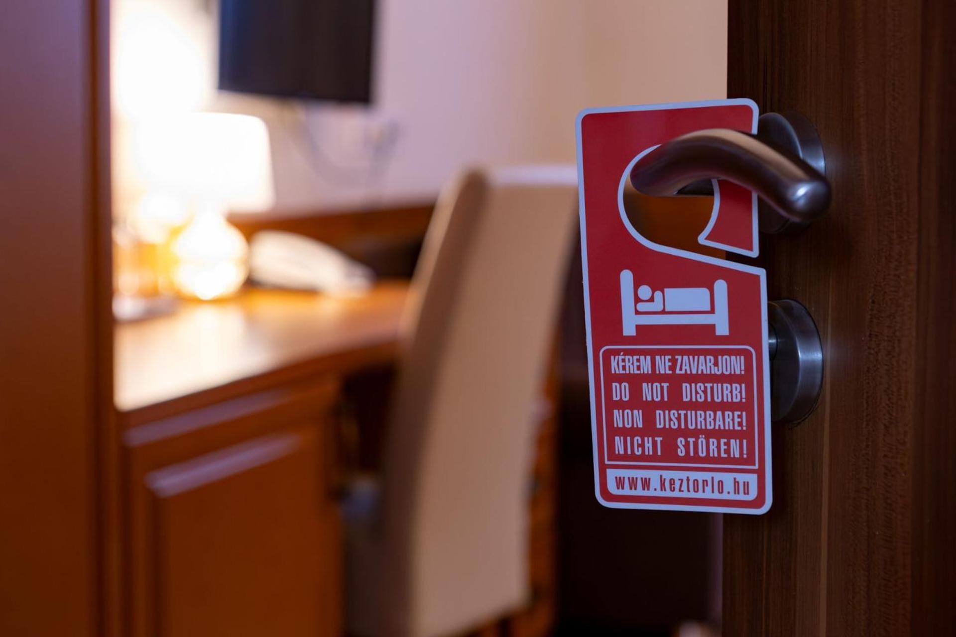Hotel Barbakan Pecs Ngoại thất bức ảnh