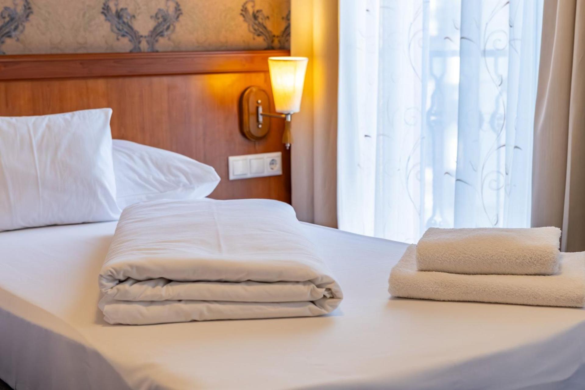 Hotel Barbakan Pecs Ngoại thất bức ảnh