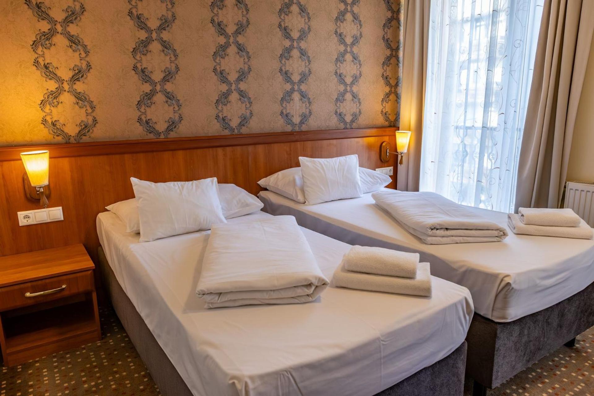 Hotel Barbakan Pecs Ngoại thất bức ảnh