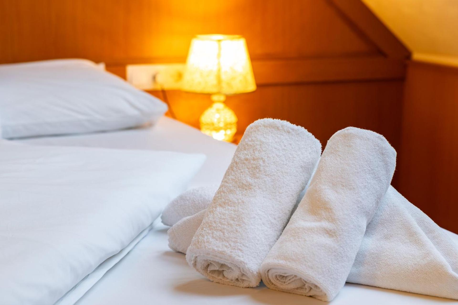Hotel Barbakan Pecs Ngoại thất bức ảnh